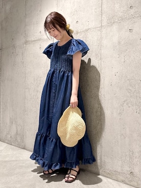 「URBAN RESEARCH Sonny Label（アーバンリサーチサニーレーベル）の折り畳みペーパーハット（ハット）」を使った、香織さん（レディース・154cm）の夏コーディネート