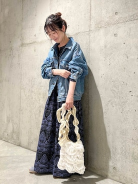 「アイテム（デニムジャケット）」を使った、香織さん（レディース・154cm）の夏コーディネート