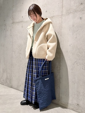 「アイテム（ムートンコート）」を使った、香織さん（レディース・154cm）の秋コーディネート