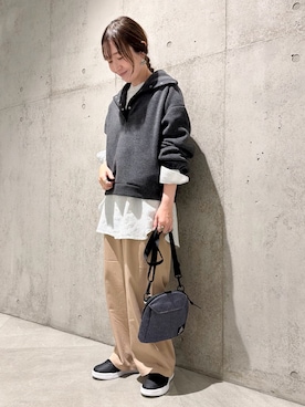 「アイテム（その他トップス）」を使った、香織さん（レディース・154cm）の秋コーディネート