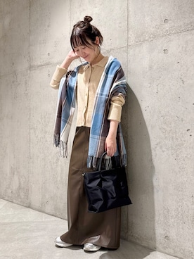 「アイテム（ストール/ショール）」を使った、香織さん（レディース・154cm）の秋コーディネート