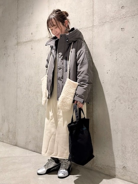 「アイテム（手袋）」を使った、香織さん（レディース・154cm）の冬コーディネート