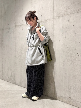 「アイテム（スニーカー、イエロー系）」を使った、香織さん（レディース・154cm）の秋コーディネート