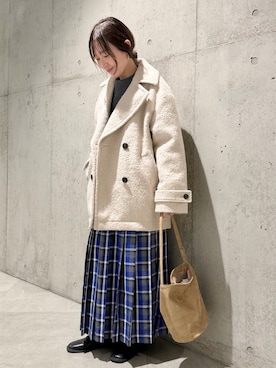 「アイテム（テーラードジャケット、ホワイト系）」を使った、香織さん（レディース・154cm）の冬コーディネート