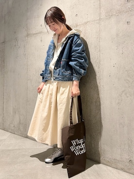 「アイテム（デニムジャケット）」を使った、香織さん（レディース・154cm）の秋コーディネート