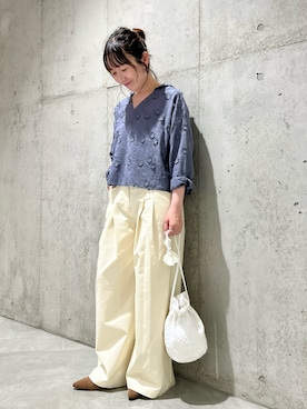 「刺繍」｜「アイテム（その他シューズ）」を使った、香織さん（レディース・154cm）の秋コーディネート