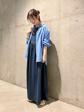 「URBAN RESEARCH Sonny Label（アーバンリサーチサニーレーベル）のエアリーコットンストライプアソートシャツ（シャツ/ブラウス、ブルー系）」を使った、香織さん（レディース・154cm）の春コーディネート