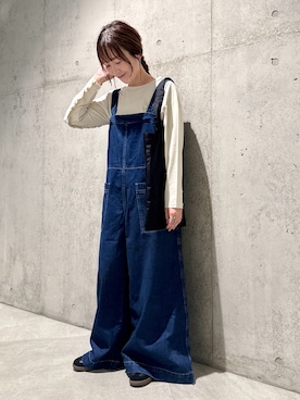 「アイテム（サロペット/オーバーオール）」を使った、香織さん（レディース・154cm）の秋コーディネート