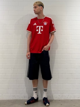 「adidas（アディダス）のファイヤーバード アディカラー ジョーツ ミッドライズ ストレートレッグ / ハーフパンツ / アディダスオリジナルス adidas Originals（デニムパンツ、ブルー系）」を使った、JNさん（メンズ・195cm）の夏コーディネート