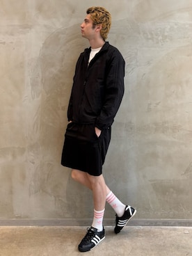「アディダスオリジナルス」｜「アイテム（シューズ）」を使った、JNさん（メンズ・195cm）の夏コーディネート