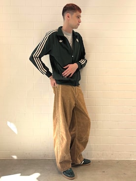 「アイテム（スニーカー）」を使った、JNさん（メンズ・195cm）の秋コーディネート