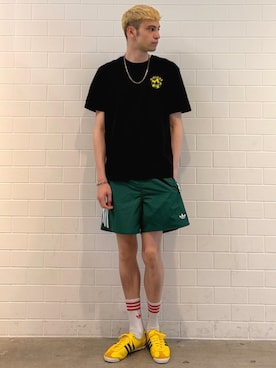 「adidas（アディダス）のアーカイブ サッカー グラフィックTシャツ / アディダスオリジナルス adidas Originals（Tシャツ/カットソー、ブラック系）」を使った、JNさん（メンズ・195cm）の春コーディネート