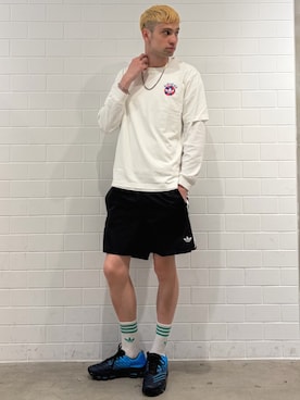 「adidas（アディダス）のアーカイブ サッカー グラフィックTシャツ / アディダスオリジナルス adidas Originals（Tシャツ/カットソー、ホワイト系）」を使った、JNさん（メンズ・195cm）の春コーディネート