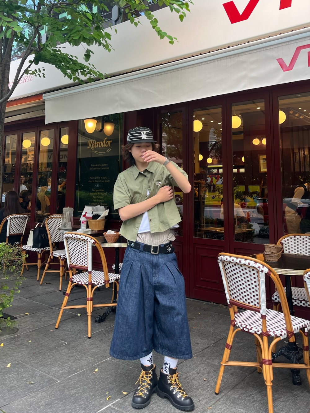 「シャツスタイル、夏コーデ、半袖シャツ、休日コーデ、海外ファッション、ストリート」｜「Timberlandのアイテム（シャツ/ブラウス、グリーン系）」を使った、おさむさん（骨格ストレート・メンズ・173cm）の夏コーディネートの1枚目の写真
