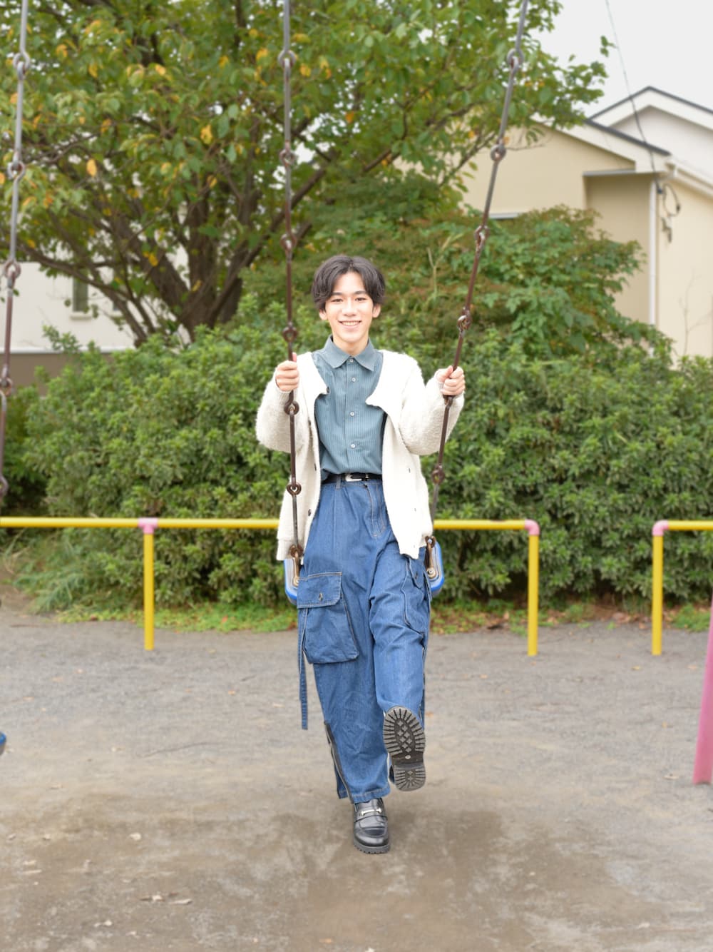 「秋冬コーデ、シンプルコーデ、お洒落さんとつながりたい、CASPER JOHN、相互フォロー」｜「CASPER JOHNのOxford stripe shirts/オックスフォードストライプシャツ（シャツ/ブラウス、グリーン系）」を使った、らいは@相互フォローさん（メンズ・168cm）の秋コーディネートの1枚目の写真