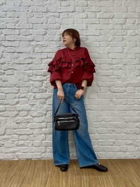 「RIVE DROITE（リヴドロワ）の【ASUKAカラー企画】サテンティアードフリルブラウス（秋服）（シャツ/ブラウス、レッド系）」を使った、yosshiiiiiiさん（レディース・165cm）の秋コーディネート