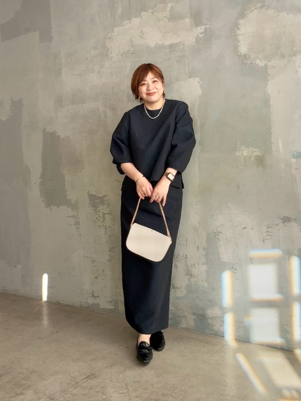 「オケージョン、セットアップ、春服、初春コーデ、きれいめコーディネート、セレモニー、イエベ秋、授業参観日コーデ、入学式コーデ、セレモニーコーデ、高身長女子」｜「RIVE DROITEの【オケージョンにも◎】チェーンポシェット（ショルダーバッグ、ホワイト系）」を使った、yosshiiiiiiさん（骨格ストレート・レディース・165cm）の冬コーディネートの1枚目の写真