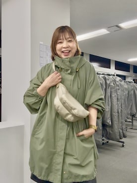 「RIVE DROITE（リヴドロワ）の【花粉ガード・撥水加工・UVカット】ドルマンフーディライトコート（その他アウター、グリーン系）」を使った、yosshiiiiiiさん（レディース・165cm）の春コーディネート