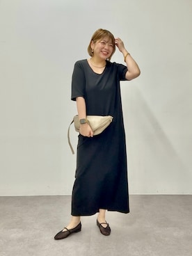 「RIVE DROITE（リヴドロワ）の予約【接触冷感・紫外線防止素材】ゴブソデカットソーワンピース（ワンピース、ブラック系）」を使った、yosshiiiiiiさん（レディース・165cm）の春コーディネート