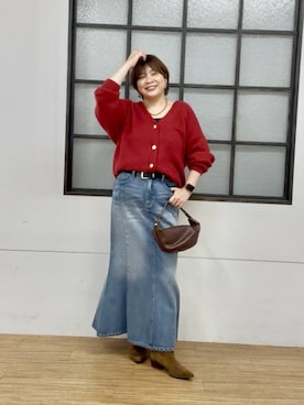 「アイテム（デニムスカート）」を使った、yosshiiiiiiさん（レディース・165cm）の秋コーディネート