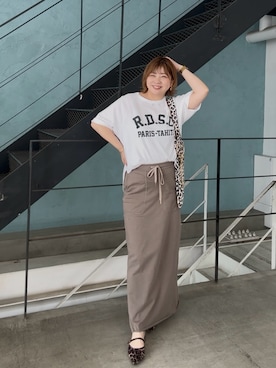 「RIVE DROITE（リヴドロワ）の【Yossshiiii企画/即完売につき再販売/新色追加】R.D.S.CロゴTee（Tシャツ/カットソー、ホワイト系）」を使った、yosshiiiiiiさん（レディース・165cm）の春コーディネート