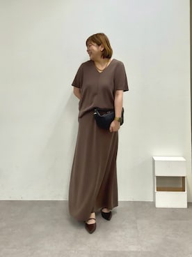 「RIVE DROITE（リヴドロワ）の【セットアップ着用可能/接触冷感】ドレーピーカットソー（Tシャツ/カットソー、ブラウン系）」を使った、yosshiiiiiiさん（レディース・165cm）の春コーディネート