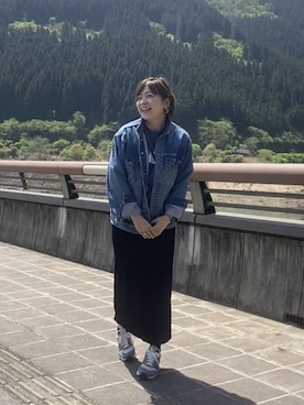 「アイテム（デニムジャケット）」を使った、yosshiiiiiiさん（レディース・165cm）の春コーディネート