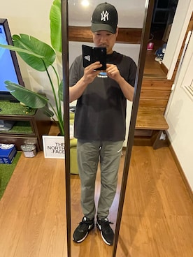 「Gramicci（グラミチ）のアイテム（トップス）」を使った、としさん（メンズ・167cm）の夏コーディネート