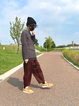 「GU（ジーユー）のアイテム（Tシャツ/カットソー、ブラック系）」を使った、どーどーさん（メンズ・177cm）の秋コーディネート