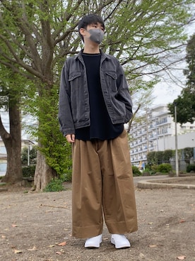 「arrangementのアイテム（トップス、ブラック系）」を使った、TKCoordinateViewさん（メンズ・180cm）の春コーディネート