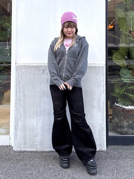 「アイテム（ニットキャップ/ビーニー、ピンク系）」を使った、かのんさん（レディース・155cm）の秋コーディネート