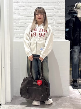 「アイテム（キーホルダー）」を使った、かのんさん（レディース・155cm）の秋コーディネート