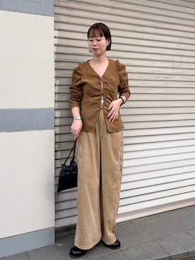 「KBF（ケイビーエフ）のピーチスキンパフスリーブブラウス（シャツ/ブラウス、ベージュ系）」を使った、misakiさん（レディース・160cm）の夏コーディネート