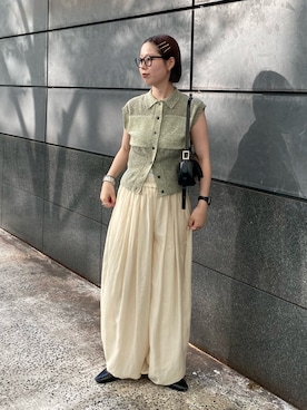 「KBF（ケイビーエフ）のスリーブレスニットシャツ（ニット/セーター、ベージュ系）」を使った、misakiさん（レディース・160cm）の夏コーディネート