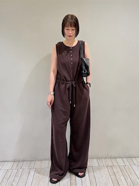 「KBF（ケイビーエフ）のスウェットオールインワン（その他パンツ、ブラウン系）」を使った、misakiさん（レディース・160cm）の夏コーディネート