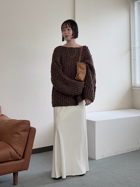 「KBF（ケイビーエフ）のスラブヤーンルーズニット（ニット/セーター、ブラウン系）」を使った、misakiさん（レディース・160cm）の秋コーディネート