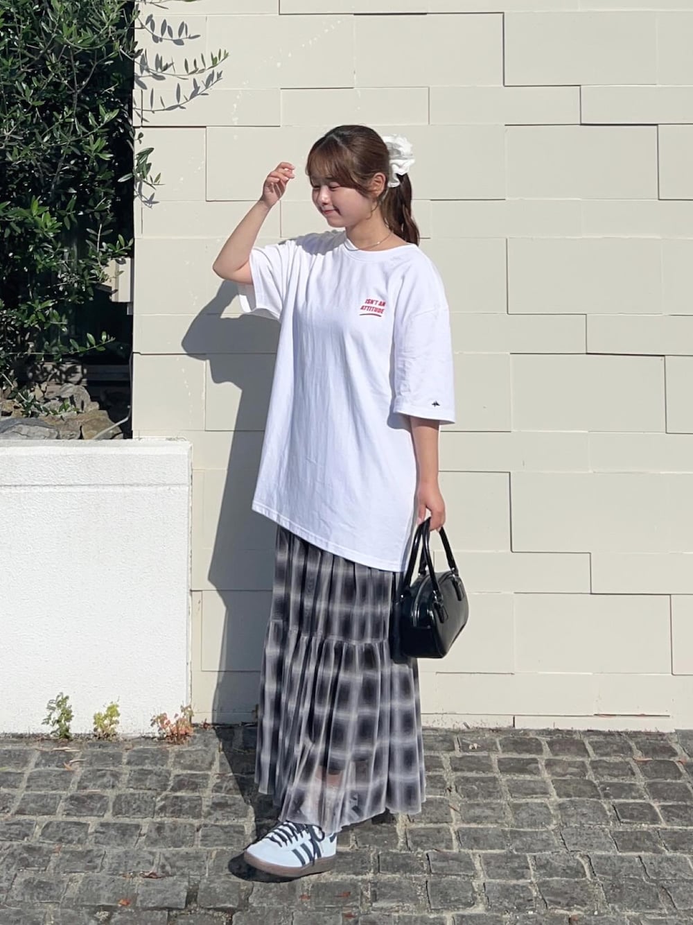 「WEARyouthコーデ、白Tシャツ、Tシャツ、Tシャツコーデ、夏だ！Tシャツ着よう！、スポーツミックス、ゆるコーデ、チュール、チュールスカート、スカート、ロングスカート、チェック、プチプラ、プチプラコーデ、休日スタイル」｜「amoodのUnlimit / Sarcasm Tee（Tシャツ/カットソー、ホワイト系）」を使った、momo🐇さん（骨格ストレート・レディース・153cm）の夏コーディネートの1枚目の写真