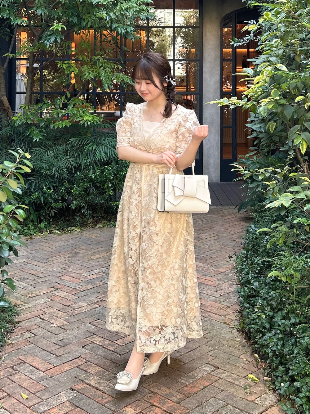 リリーブラウン　エンブロイダリードレープドレス　ワンピース LILY BROWN｜エンブロイダリードレープドレス | Rakuten Fashion