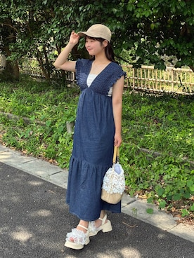 「mil（ミル）のデニムシャーリングワンピース【588201】（ワンピース、ブルー系）」を使った、momo🐇さん（レディース・153cm）の夏コーディネート
