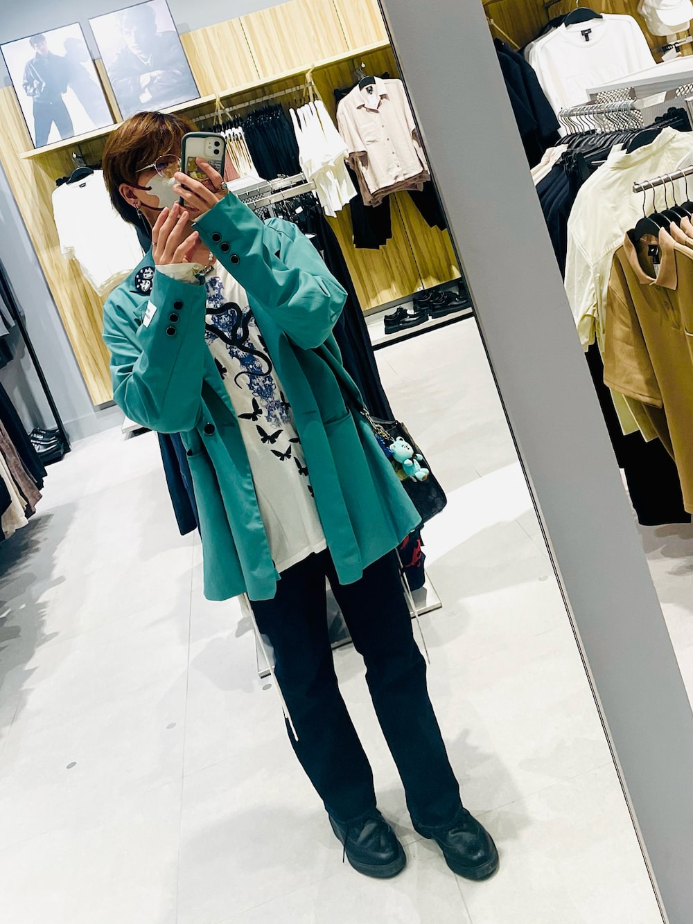 「春めき満開コーデ、春色、お洒落さんとつながりたい、キレイめカジュアル、ユニクロ」｜「Dr. MartensのDr. Martens/ドクターマーチン 3989 イエローステッチ ブローグ シューズ 22210001（ドレスシューズ、ブラック系）」を使った、　momoさん（メンズ・166cm）の春コーディネートの1枚目の写真