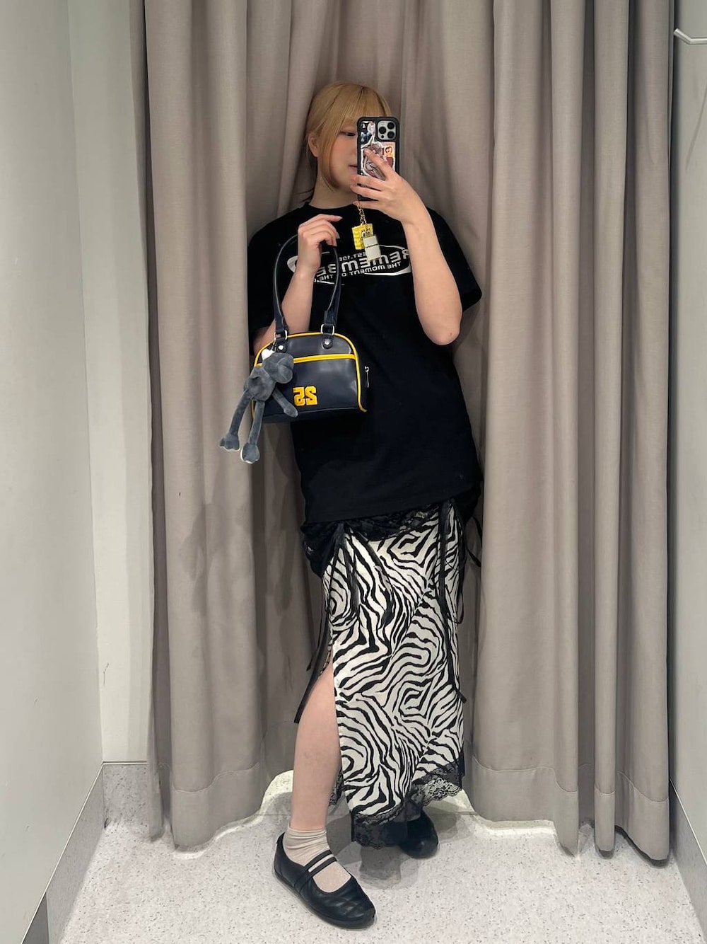 「オーバーサイズ、体型カバー、骨格ストレート、高身長、着痩せ、FOREVER 21、ワンピース、Tシャツ、ロングスカート」｜「FOREVER 21の【2024FW】2WAYレースキャミワンピース（ワンピース、ブラック系）」を使った、ちぃ。さん（レディース・165cm）の春コーディネートの1枚目の写真