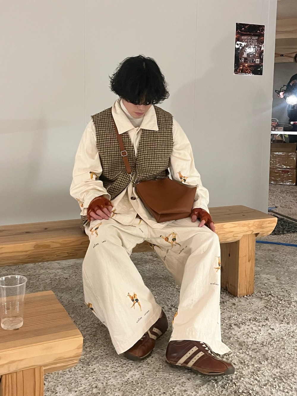 「新星WEARISTAにエントリー、メンズファッション、秋冬コーデ、おしゃれさんと繋がりたい、クリスマスに着たい服、チェック、冬アウター、大人カジュアル、休日スタイル、ootd、スニーカー、セットアップ、古着MIX、いいね・save・フォローありがとうございます🥰、ムエタイ」｜「Sillageのアイテム（ジャケット/アウター、ホワイト系）」を使った、ruiさん（メンズ・174cm）の冬コーディネートの1枚目の写真