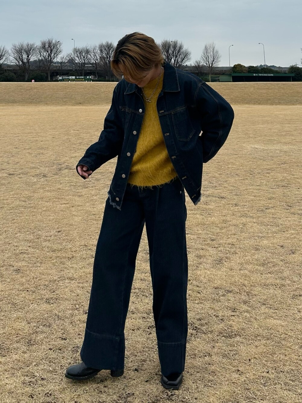 Cut-off denim jacket / カットオフ フリンジ デニムジャケットを使っ