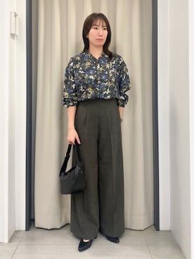 「grove（グローブ）のカスリフラワープリントブラウス（シャツ/ブラウス、グリーン系）」を使った、ee___grさん（レディース・163cm）の秋コーディネート