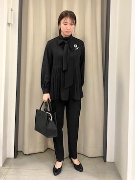 「grove（グローブ）の【マシンウォッシュ/防シワ/UVカット】裾プリーツ取り外しボウタイブラウス（シャツ/ブラウス、ブラック系）」を使った、ee___grさん（レディース・163cm）の冬コーディネート