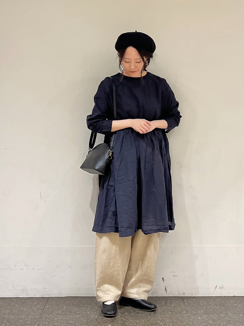 「ゆるコーデ、ナチュラル、ガーリー、TSUHARU by Samansa Mos2、Samansa Mos2、サマンサ モスモス(Samansa Mos2)」｜「TSUHARU by Samansa Mos2の綿麻平織製品染めチュニック（チュニック、グレー系）」を使った、marin.🐏さん（レディース・160cm）の春コーディネートの1枚目の写真