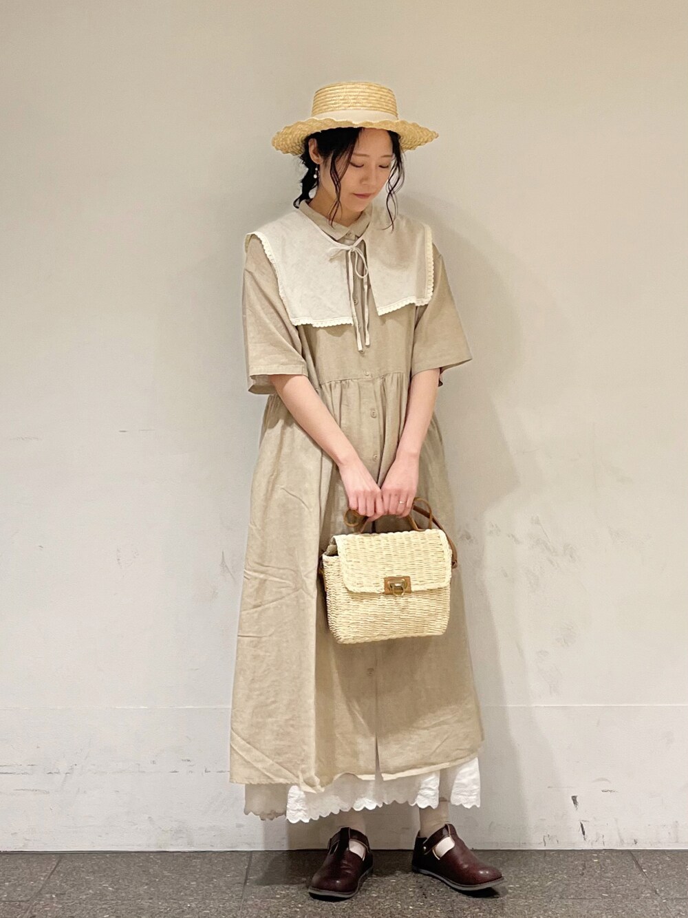 「ワンピース、ワントーンコーデ、ゆるコーデ、ガーリー、ナチュラル、Samansa Mos2、サマンサ モスモス(Samansa Mos2)、ゆべしコラボ」｜「Samansa Mos2の【Sサイズ / WEB限定】【イージーケア】柄アソートリネン混シャツワンピース（ワンピース、ベージュ系）」を使った、marin.🐏さん（レディース・160cm）の春コーディネートの1枚目の写真