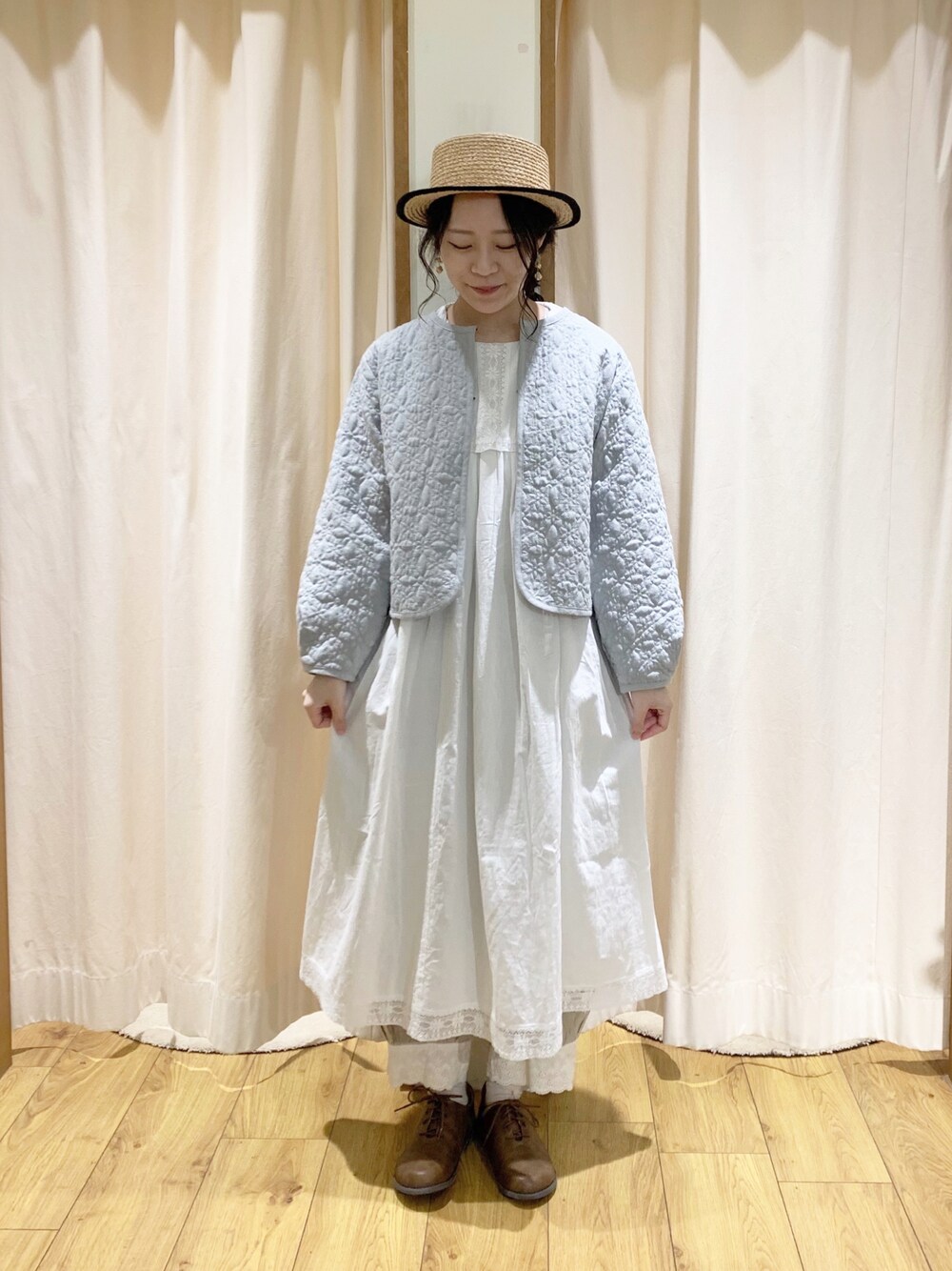 「春コーデ、Samansa Mos2、サマンサ モスモス(Samansa Mos2)、kazumiコラボ、ワントーンコーデ、淡色コーデ、アウター、ジャケット、ゆるコーデ、レイヤードスタイル、大人ガーリー、TSUHARU by Samansa Mos2、ワンピース、レース、セーラーカラー」｜「Samansa Mos2の花柄ステッチキルトジャケット（ノーカラージャケット、ブルー系）」を使った、marin.🐏さん（レディース・160cm）の冬コーディネートの1枚目の写真