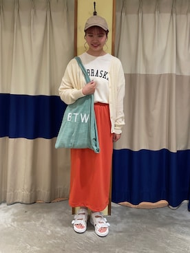 「Samansa Mos2 blue（サマンサモスモスブルー）のアイテム（スカート、オレンジ系）」を使った、YUKINOさん（レディース・161cm）の夏コーディネート