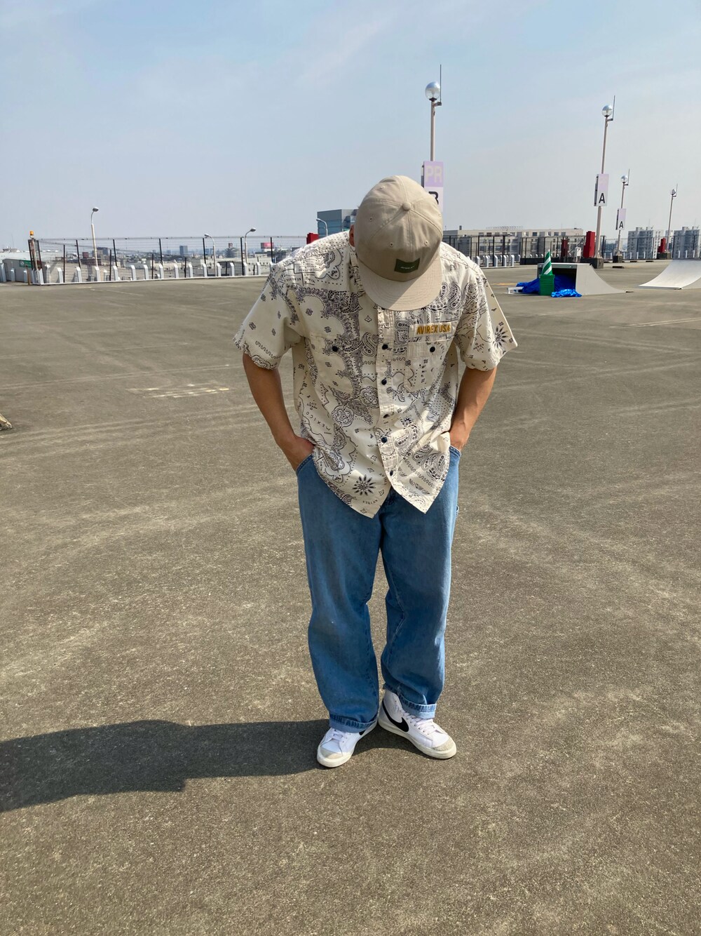 「柄シャツ、AVIREX、春、ootd、春コーデ、半袖シャツ、アヴィレックス(AVIREX)、柄シャツコーデ、ファッションの力を信じよう、春服みてみて」｜「AVIREXのアイテム（キャップ、ベージュ系）」を使った、Hirai  Haruto さん（メンズ・175cm）の春コーディネートの1枚目の写真